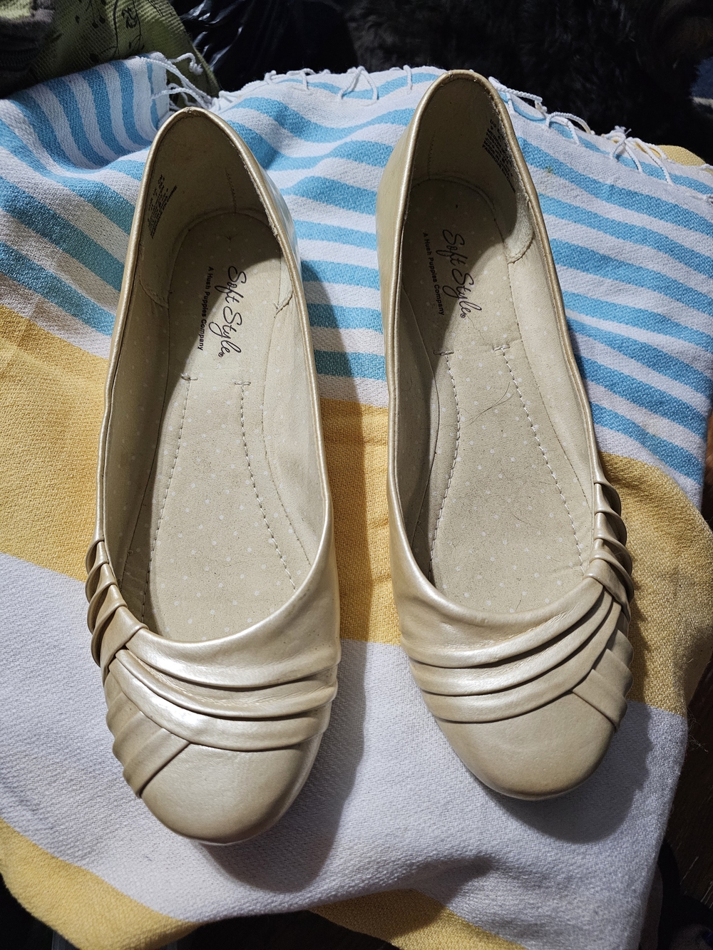 Soft Style Women's Cream Folded Detail Ballet Flats